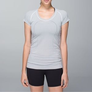 Swiftly Tech Shirt Sleeve Scoop
